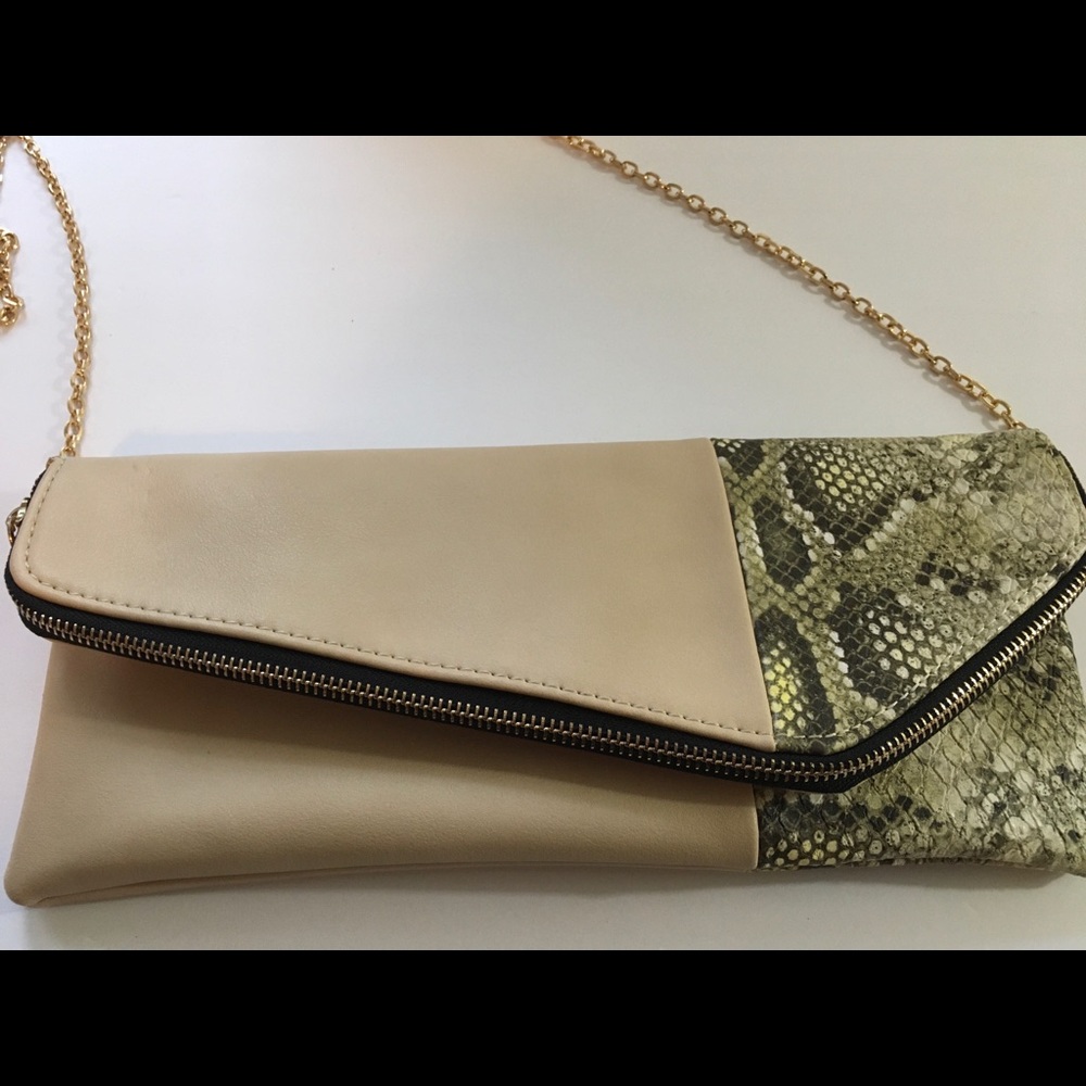 vegan purse!! Urban expressions purse. Beautiful date night purse!